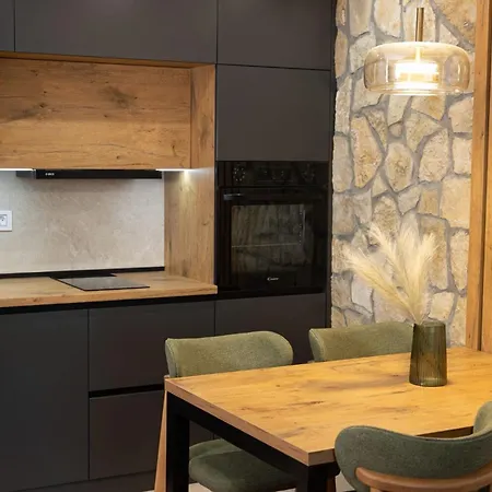 Zona Optimizma Royal Gardens 아파트 *